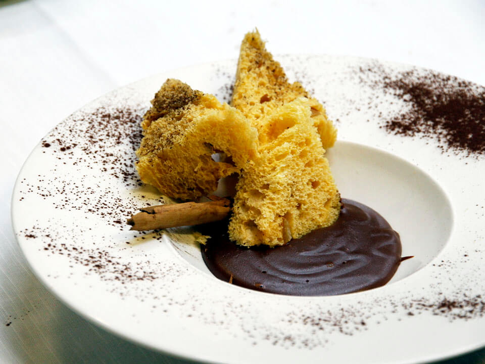 Classic Panettone with Rum Chocolate Pudding - Maria Grazia Soncini - Insolito Panettone