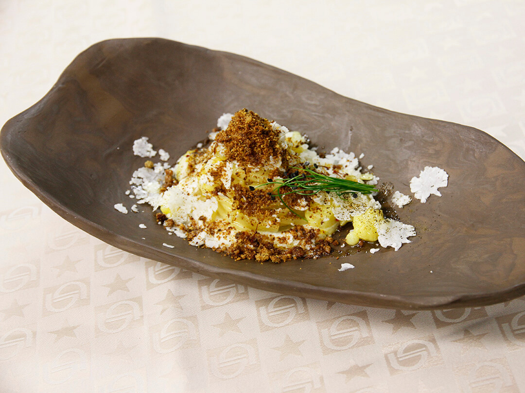 Spaghettoni, Cauliflower, Panettone and Licorice - Marco Perez - Insolito Panettone