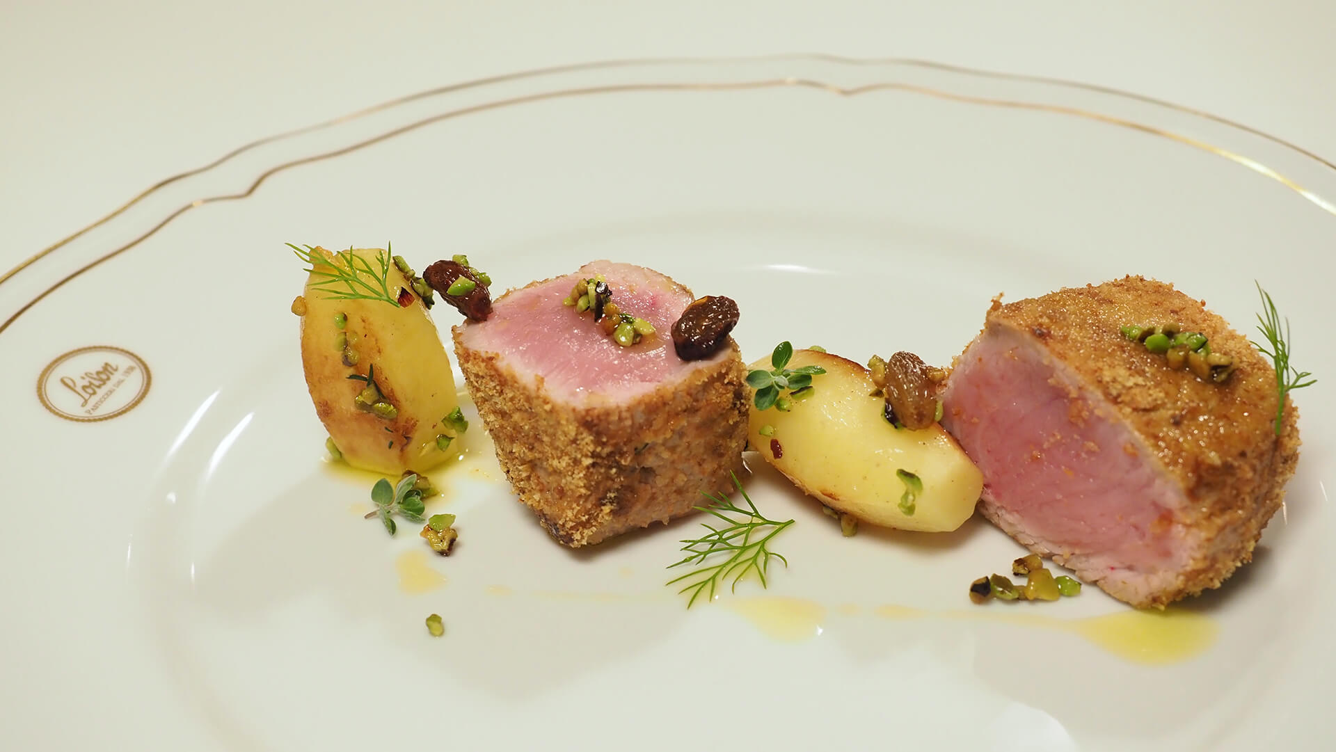 Veal fillet in a Loison panettone panure - Insolito Panettone